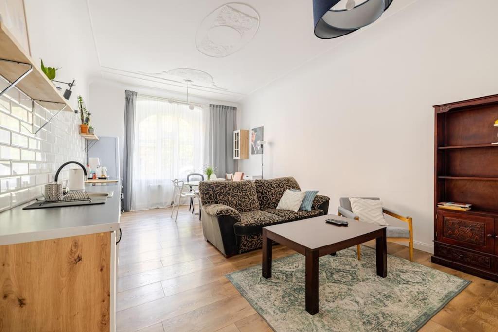Apartament Rozeta Centrum 6Os 莱格尼察 外观 照片